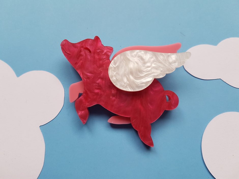 Porcine Airlines Brooch (Dark Rose Pearl)