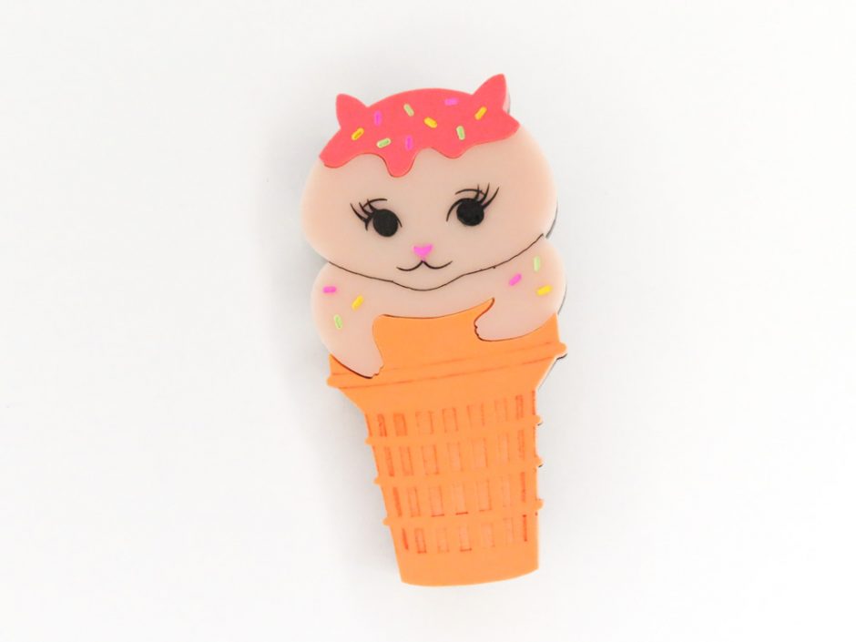 Kitty Scoops Brooch